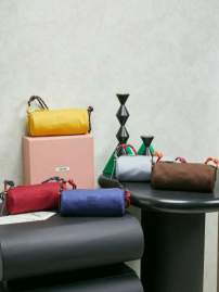 Picture of Miu Miu Handbags _SKUfw235000123fw